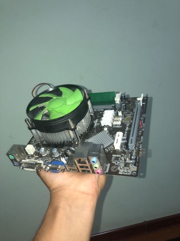 Ona plata H61H2 + Intel Celeron + Cooler Ona plata H61H2 + Intel Celeron + Cooler