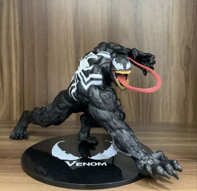 Продам фигурку Венома из Marvel
