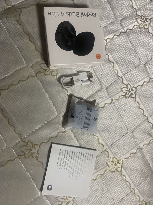 срочно redmi buds 4 lite сотилади срочно redmi buds 4 lite сотилади
