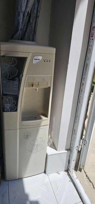 Продаю кулер очень в хорошем состоянии Продаю кулер очень в хорошем состоянии