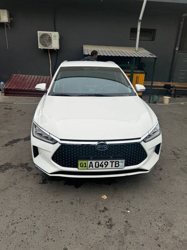 BYD E 2 sotiladi holati yahshi BYD E 2 sotiladi holati yahshi