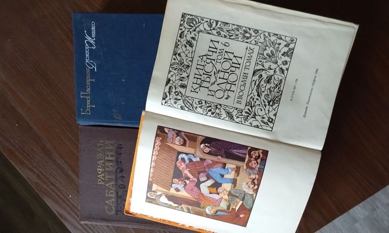 Продаю книги Б. Пастернак, Р. Сабатини, Тысяча и одна ночь