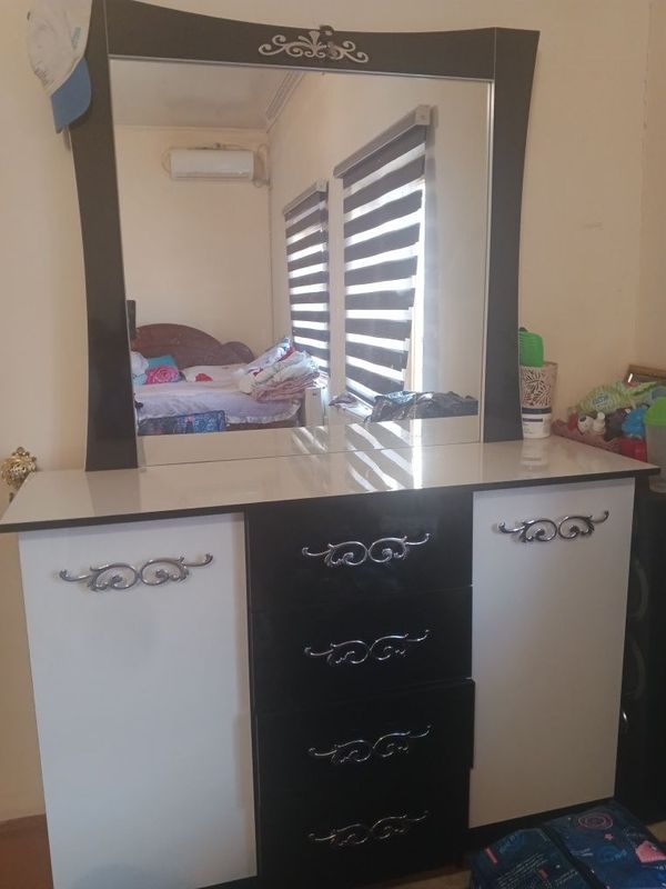 Mebel komplekt yangi
