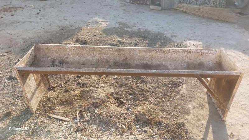 Карита 2 шт мал кой ещкыге жем сууга Карита 2 шт мал кой ещкыге жем сууга