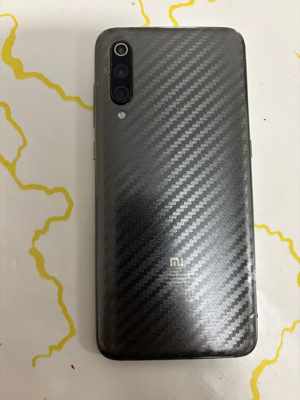 Xiaomi Mi 9 Xiaomi Mi 9