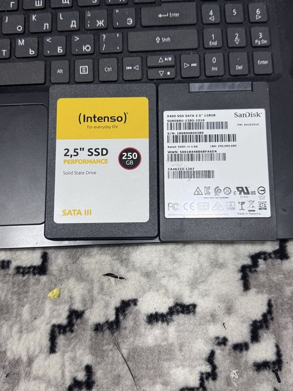 SSD 120 Gb 250 Gb 100% xolati ideal 2 lasani narxi 300.000 som SSD 120 Gb 250 Gb 100% xolati ideal 2 lasani narxi 300.000 som