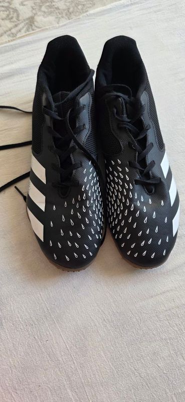 Butsi. Adidas. Predator.