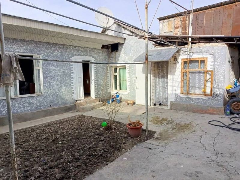 Продам дом 5 комнат метро Дустлик