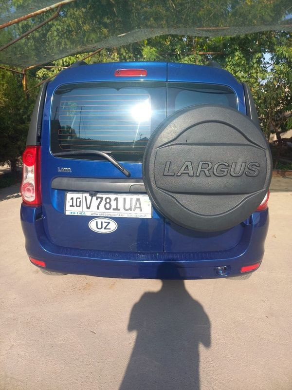 Продаеться Lada Largus Renault 16 клапан позиция lux Продаеться Lada Largus Renault 16 клапан позиция lux