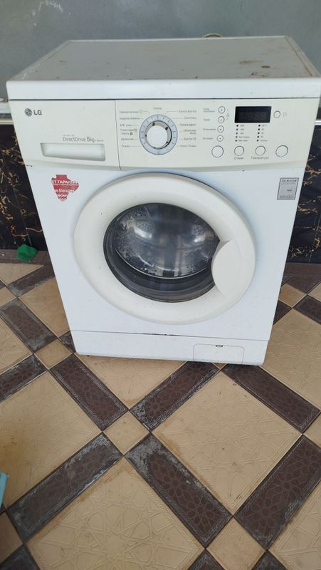 Stiralni kirmoshina LG 5kg li holati yaxshi Stiralni kirmoshina LG 5kg li holati yaxshi