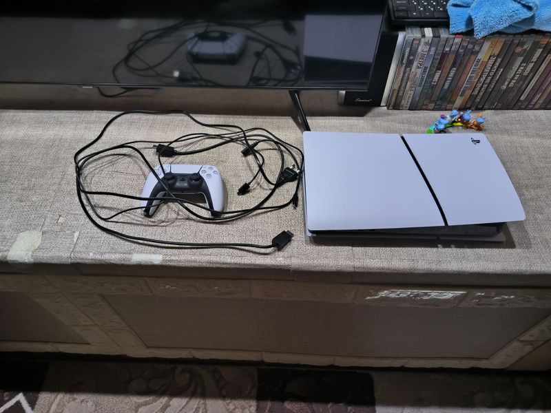 Продаю play station 5 1T