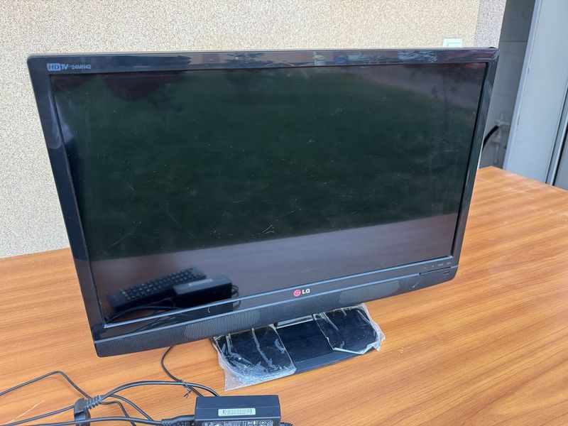Lg Monitor va TV 24