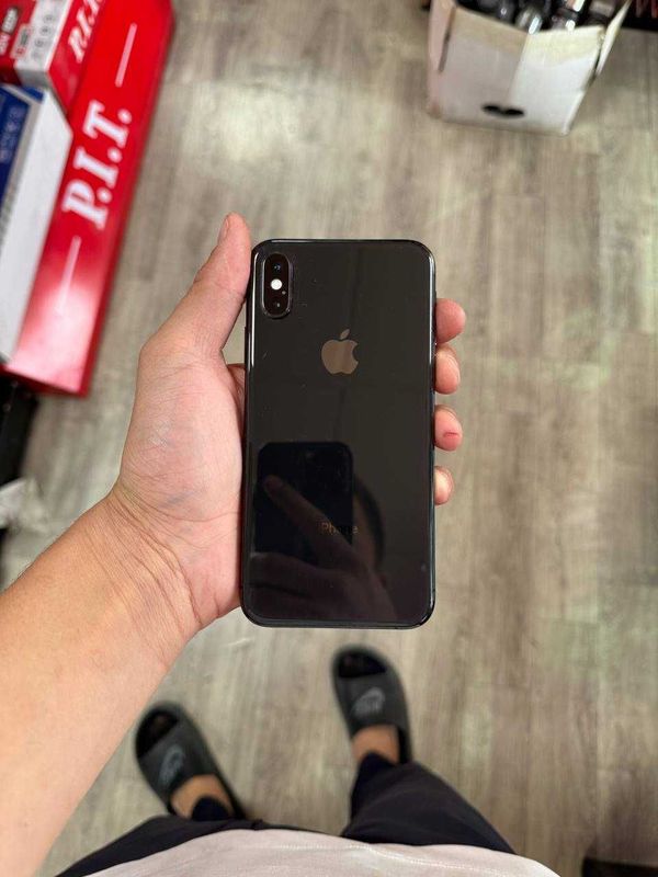 Iphone xs 64 gb.