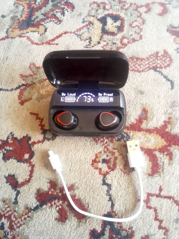 Air pods sotiladi holati yaxshi Air pods sotiladi holati yaxshi