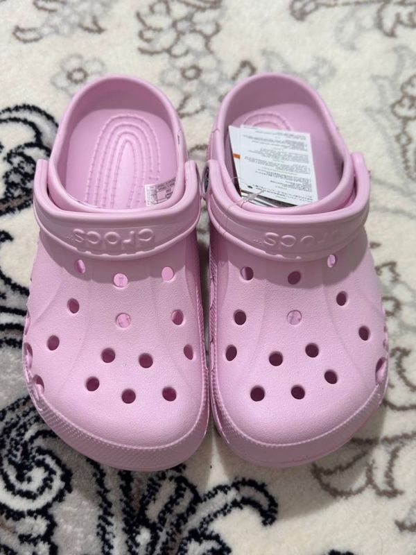Продаются Тапочки Crocs, В наличии Продаются Тапочки Crocs, В наличии