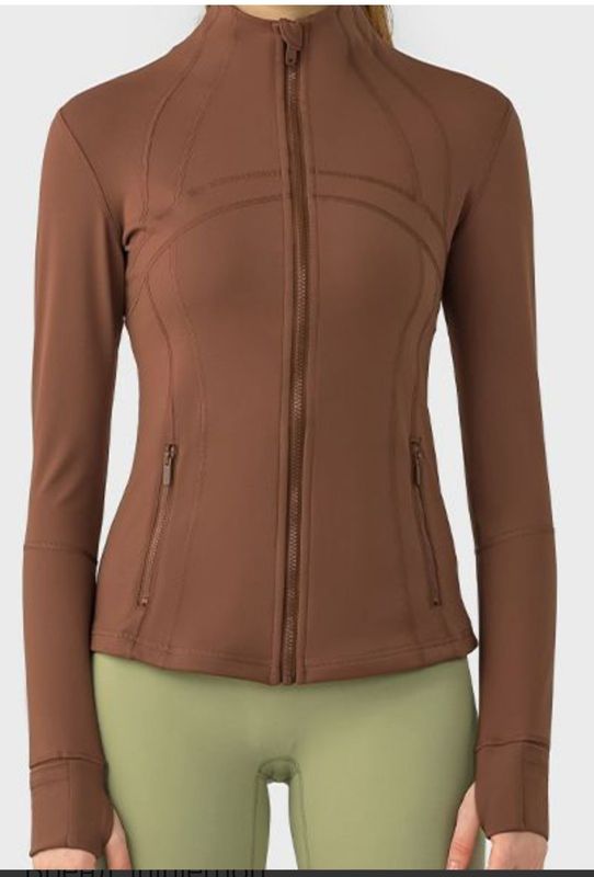 Продам кроп-топ Lulu lemon Продам кроп-топ Lulu lemon