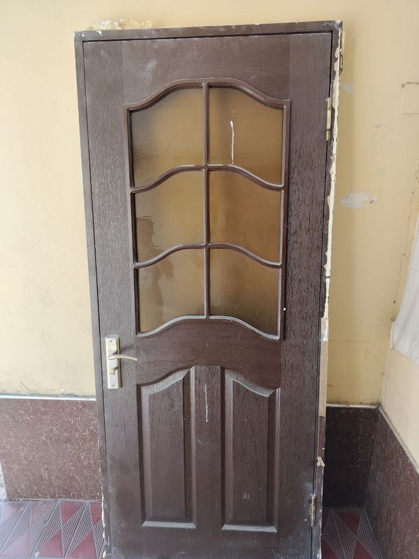 Eshiklar sotiladi Eshiklar sotiladi