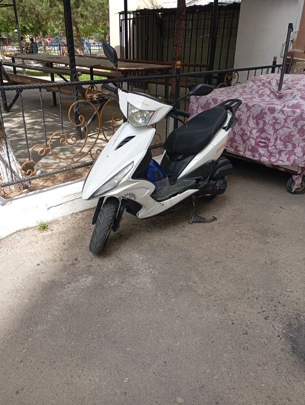 Bikeland rsz 150 bezinli skuter Bikeland rsz 150 bezinli skuter