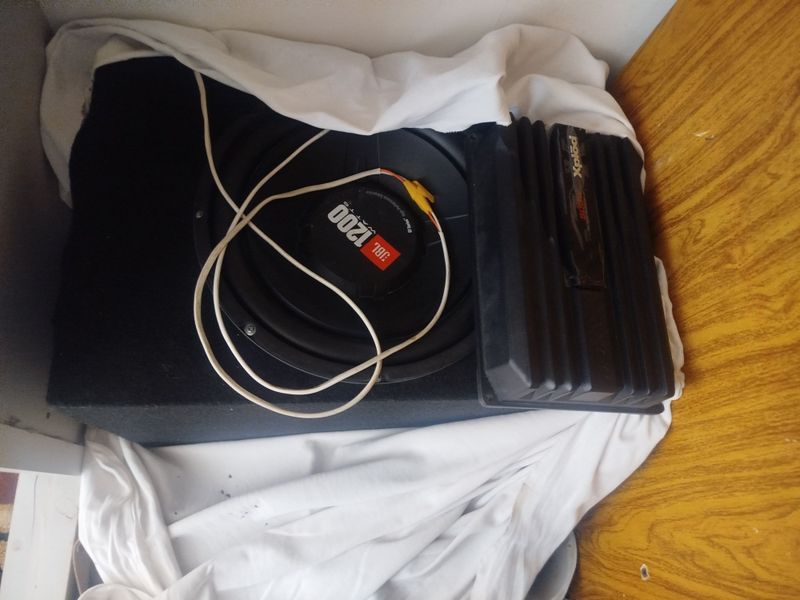 Jbl sambufer sotiladi usilitili bilan birga Jbl sambufer sotiladi usilitili bilan birga