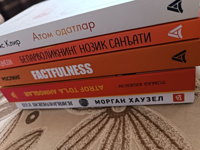 Kitoblar sotiladi . Holati yangi Hechqanday zarar koʻrmagan Kitoblar sotiladi . Holati yangi Hechqanday zarar koʻrmagan