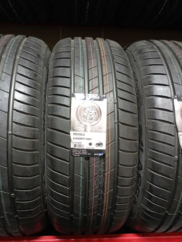 Lassa Revola 215/55 r17 Lassa Revola 215/55 r17