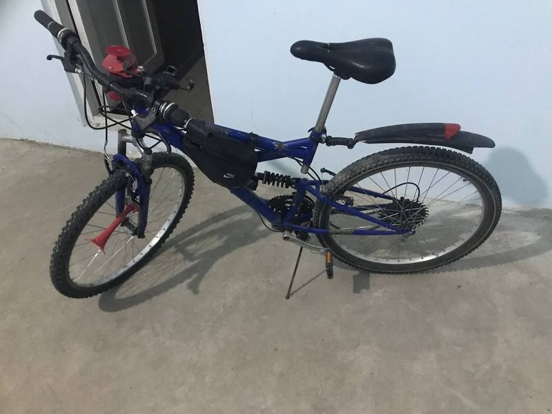 Velosiped sotiladi Velosiped sotiladi