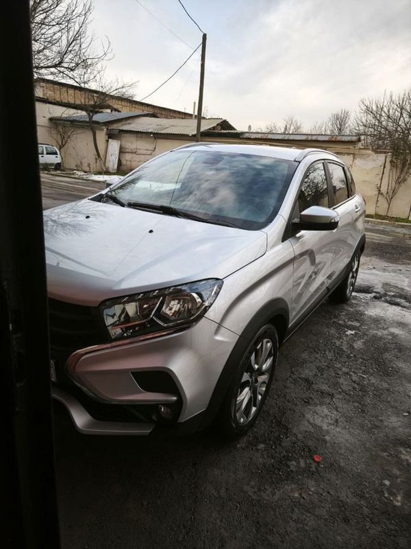 Lada xray cross sotiladi Lada xray cross sotiladi