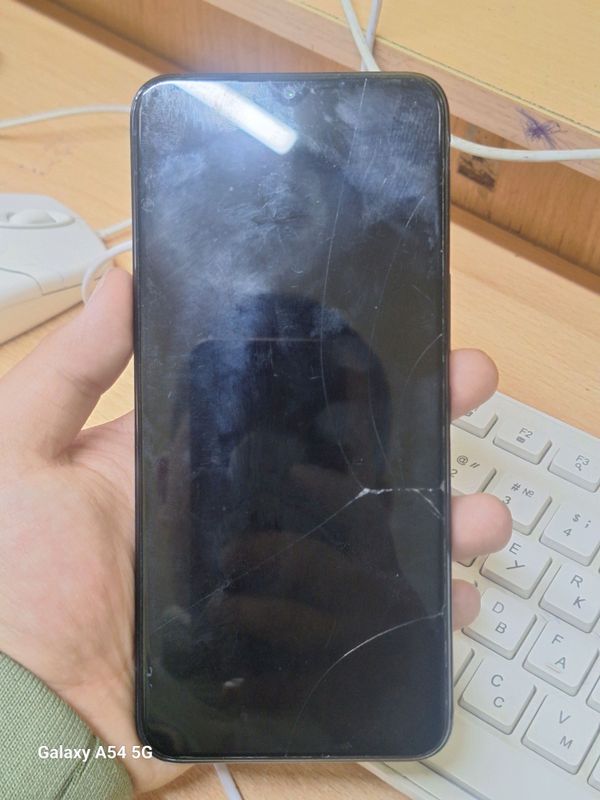 Infinix hot 11 model x662, 64/4 Infinix hot 11 model x662, 64/4