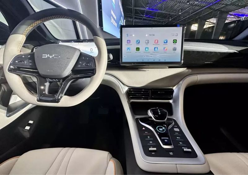 Продаетс монитор от BYD Song Pro DMi 12,8 дюйм Продаетс монитор от BYD Song Pro DMi 12,8 дюйм