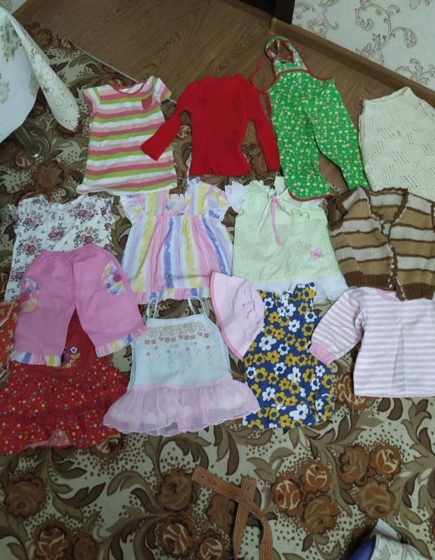 Продам сразу оптом вещи на девочку.На 2,3 годика Продам сразу оптом вещи на девочку.На 2,3 годика