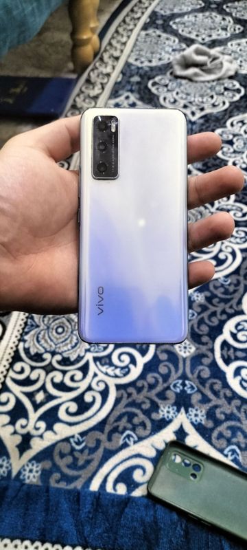 Vivo 20 23 xotira 8/256 holati yaxshi aybi yuq