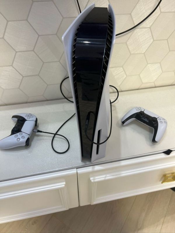 Приставка PS5 срочно Приставка PS5 срочно