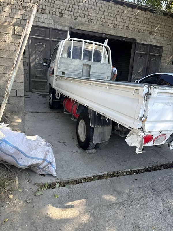 KIA BONGO 1.2tn sotiladi
