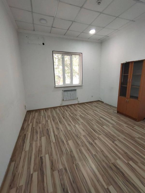 Офис на Кушбеги 25 м2