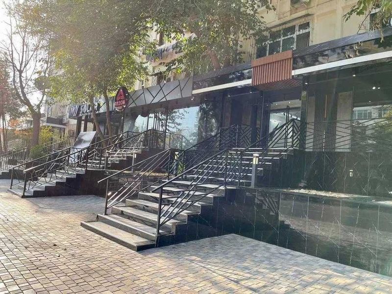 Офис 86 м² в Мирабаде | 1 этаж, фасад у ГУВД, парковка рядом Офис 86 м² в Мирабаде | 1 этаж, фасад у ГУВД, парковка рядом