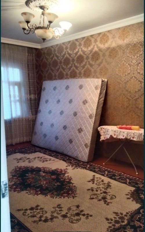 Chilonzor Vatan kinoteatri oldida Chilonzor Vatan kinoteatri oldida