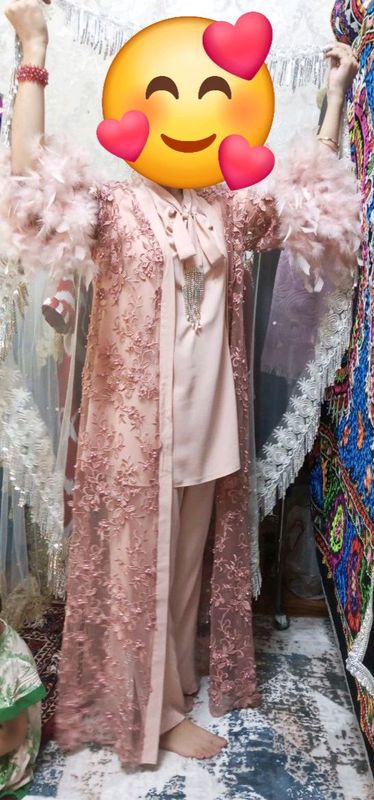 Abaya ,razmer 46-48toʻgʻri keladi .Narxi 400 000 Abaya ,razmer 46-48toʻgʻri keladi .Narxi 400 000