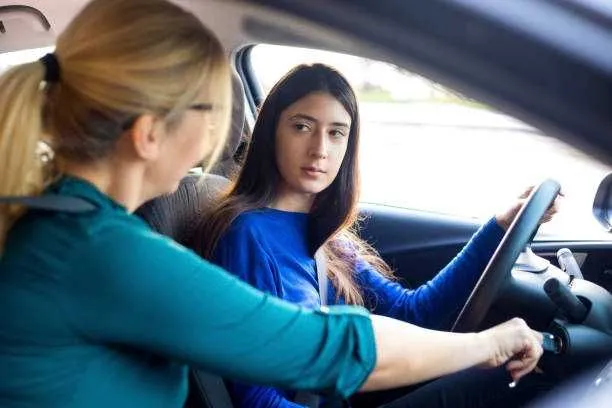 Женщина инструктор Ayol instruktor xizmatingizda!