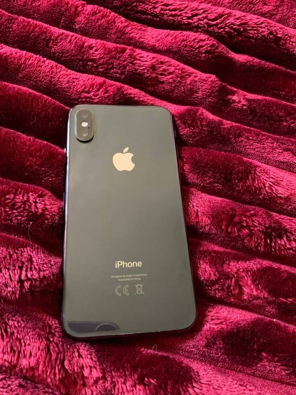 Iphone xs black 64gb Iphone xs black 64gb