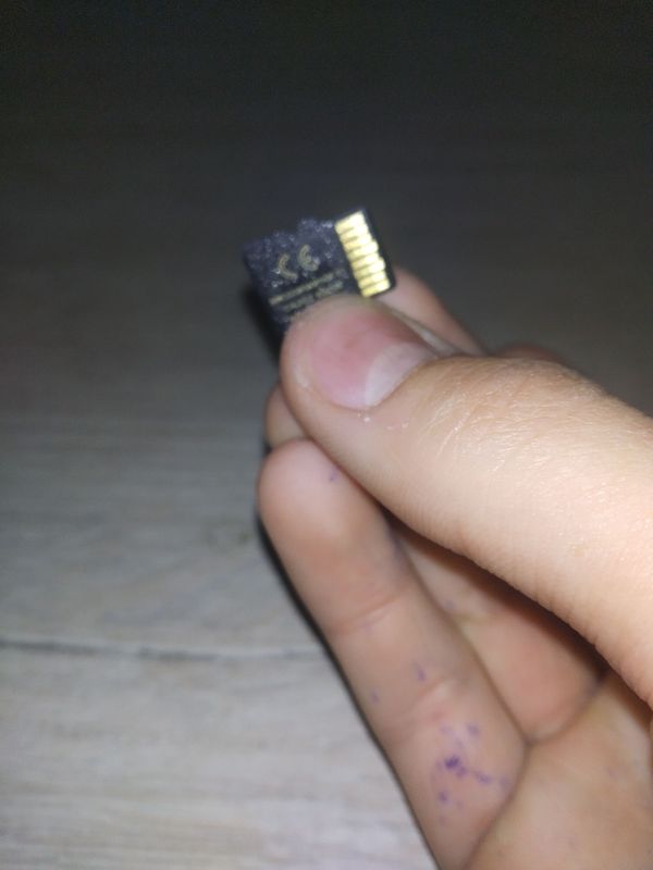 fleshka 4 gb xotira