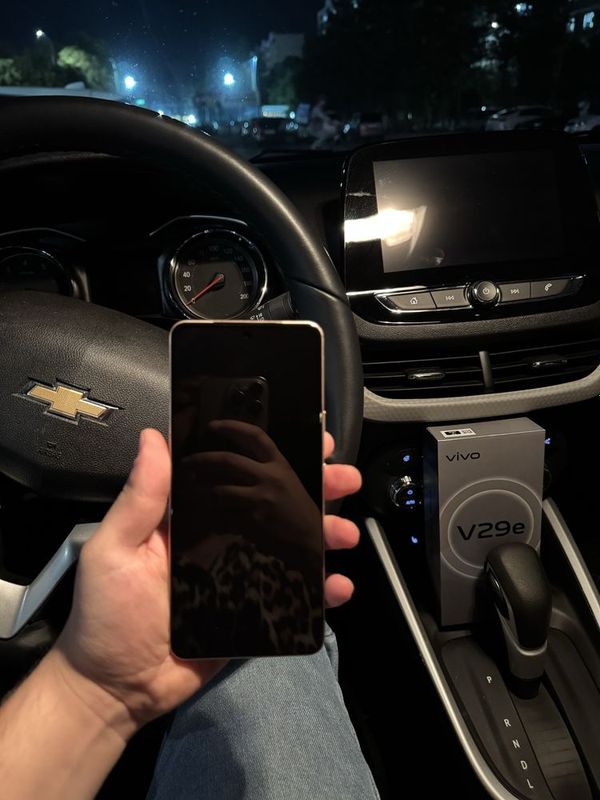 ViVo V29e sotiladi 8/256