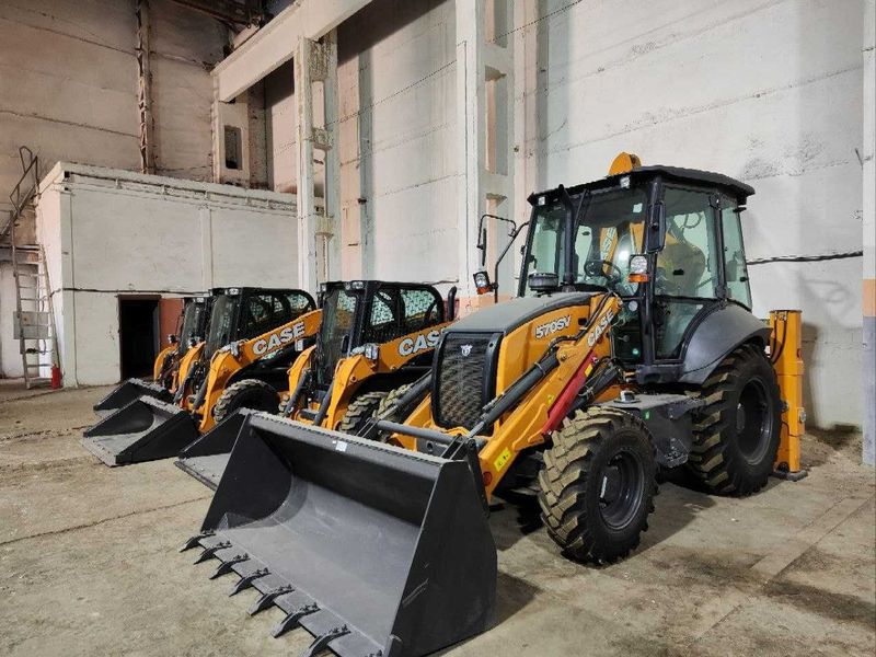 Экскаватор-погрузчик New Holland CASE 570 SV Рачок Чаён в наличии