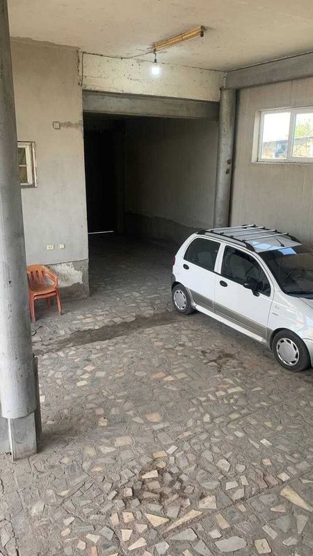 Уй, ҳовли жой сотилади