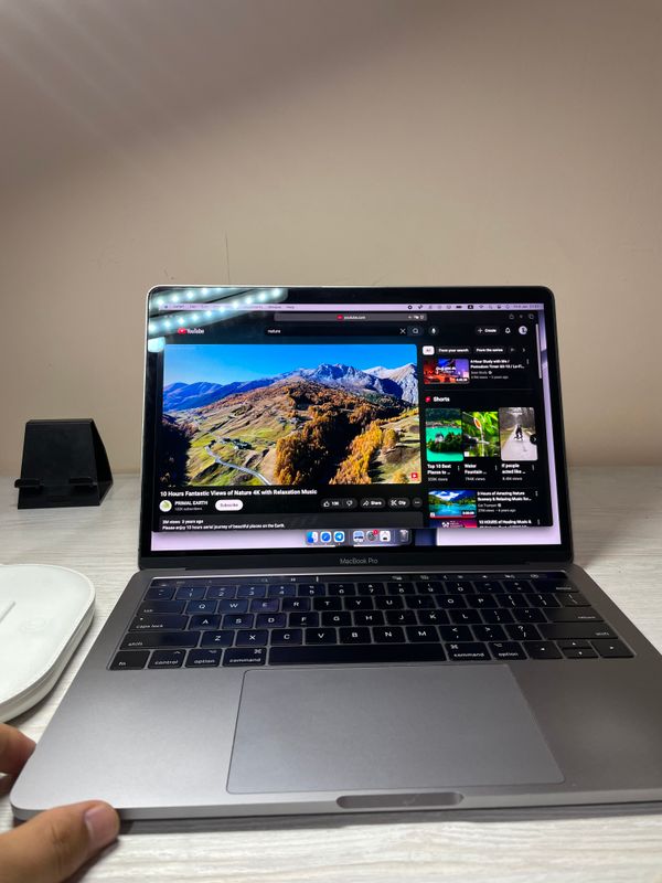 Macbook pro 16/256GB core i5 Macbook pro 16/256GB core i5
