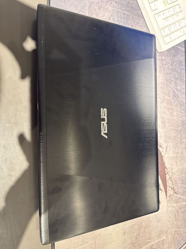 Ноутбук ASUS ROG