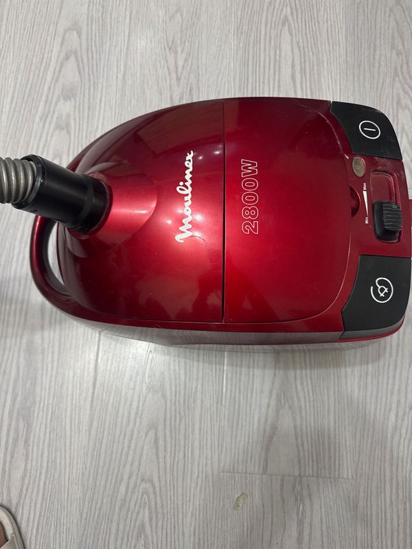Пылесос molinex 2800w Пылесос molinex 2800w