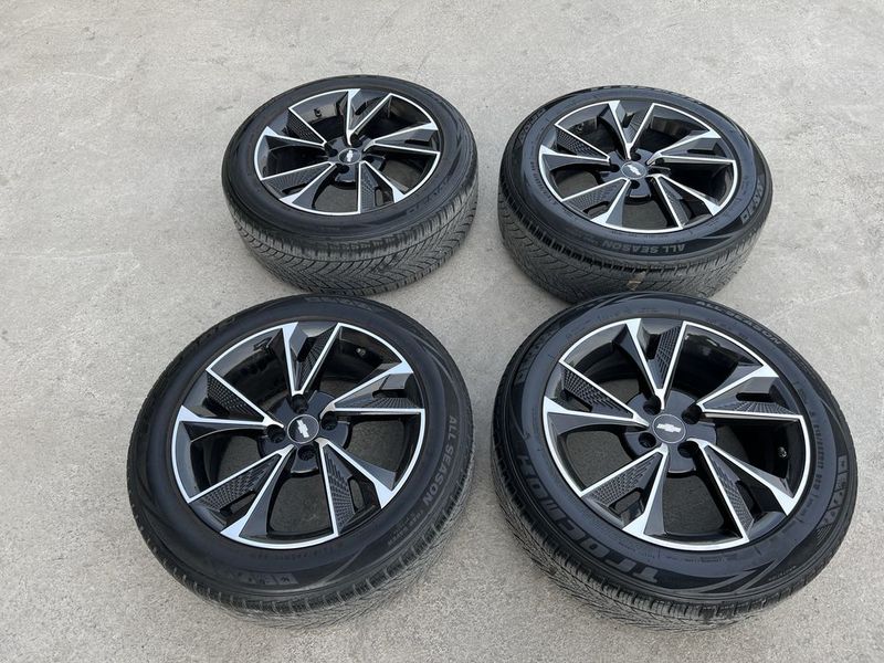 R17 Audi diska balon R17 Audi diska balon