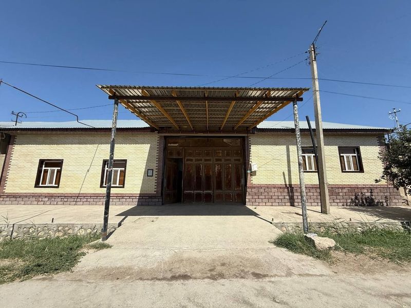 Buhoroda 15 sotiqli uchaska sotiladi Bohovaddin ziyoratgon yoniida Buhoroda 15 sotiqli uchaska sotiladi Bohovaddin ziyoratgon yoniida