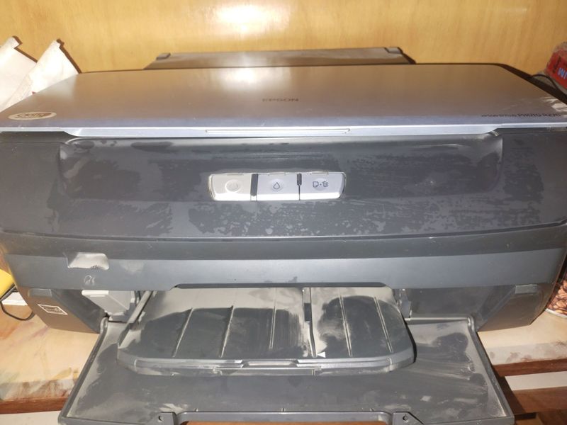 Продам принтер для цветной печати Epson Продам принтер для цветной печати Epson