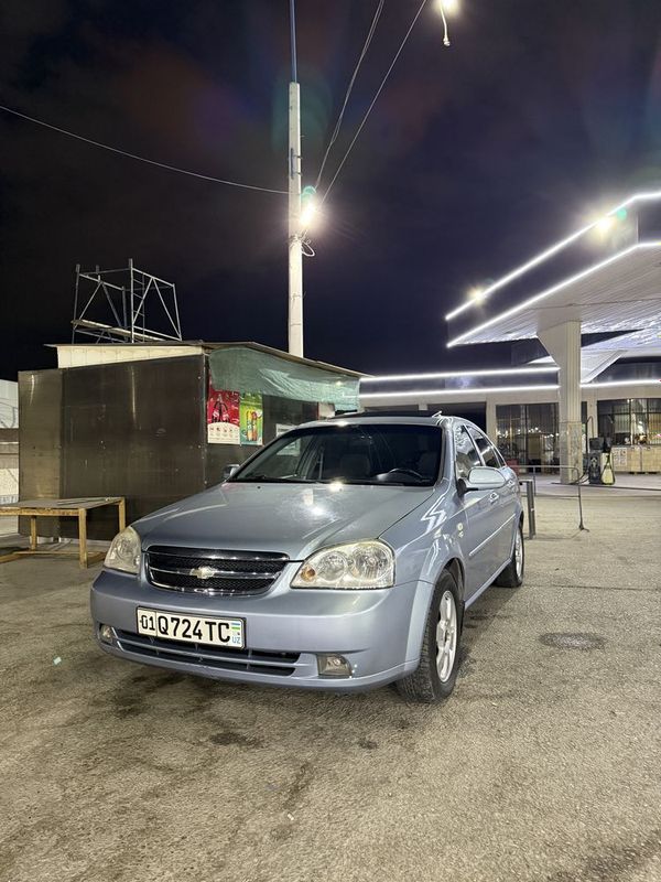 Lacetti Sotiladi 2013 yil 1.6 avtomat gazi bor